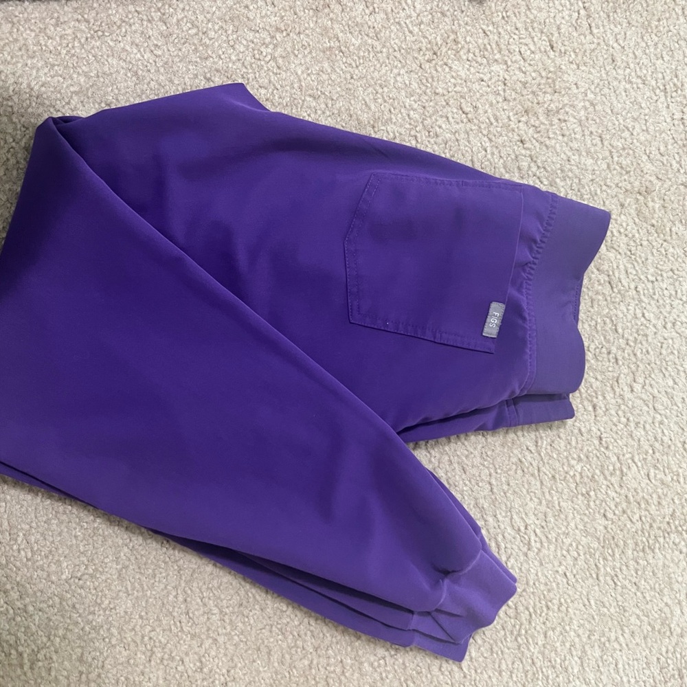 Figs Technical Collection Digital Grape Jogger Scrubs size Small